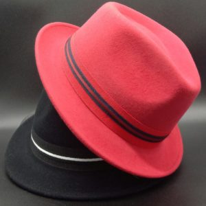 chapeau feutre petit bord imper