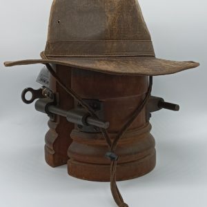 chapeau bord large avec jugulaire simili cuir