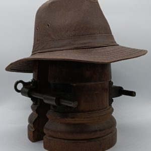 chapeau bord large simili cuir